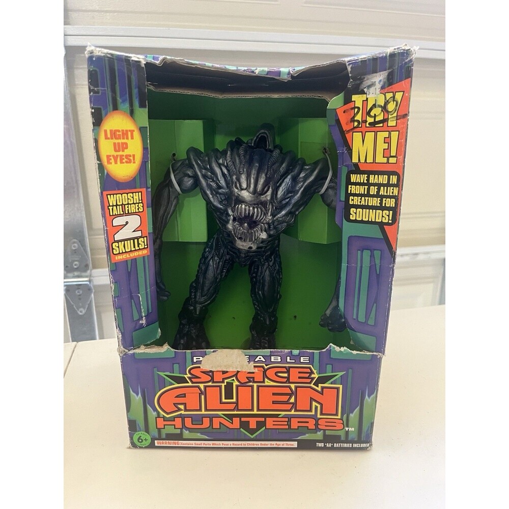 1994 Trendmasters Space Alien Hunters Electronic Alien Figure New in Box